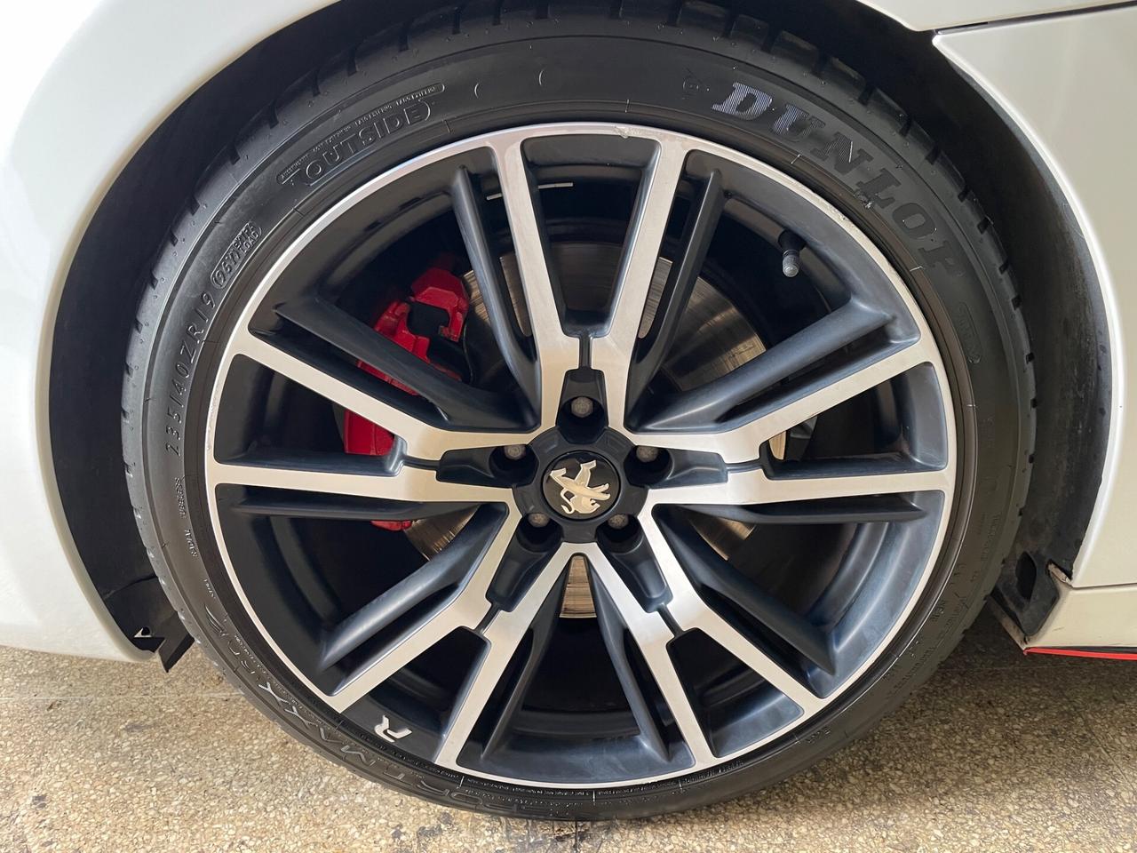 Peugeot RCZ 1.6 THP 270 CV