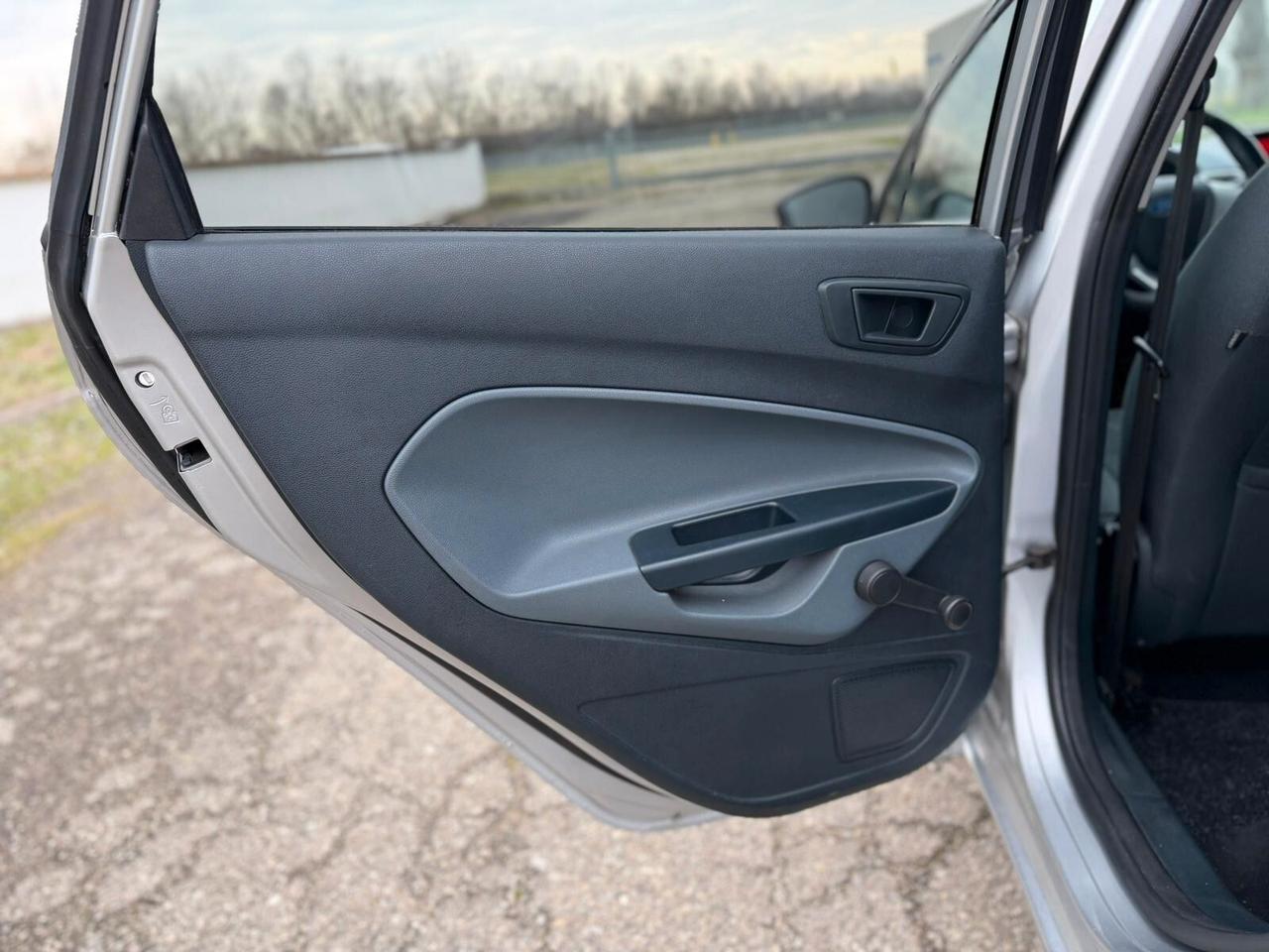 Ford Fiesta 1.4 5 porte GPL Titanium