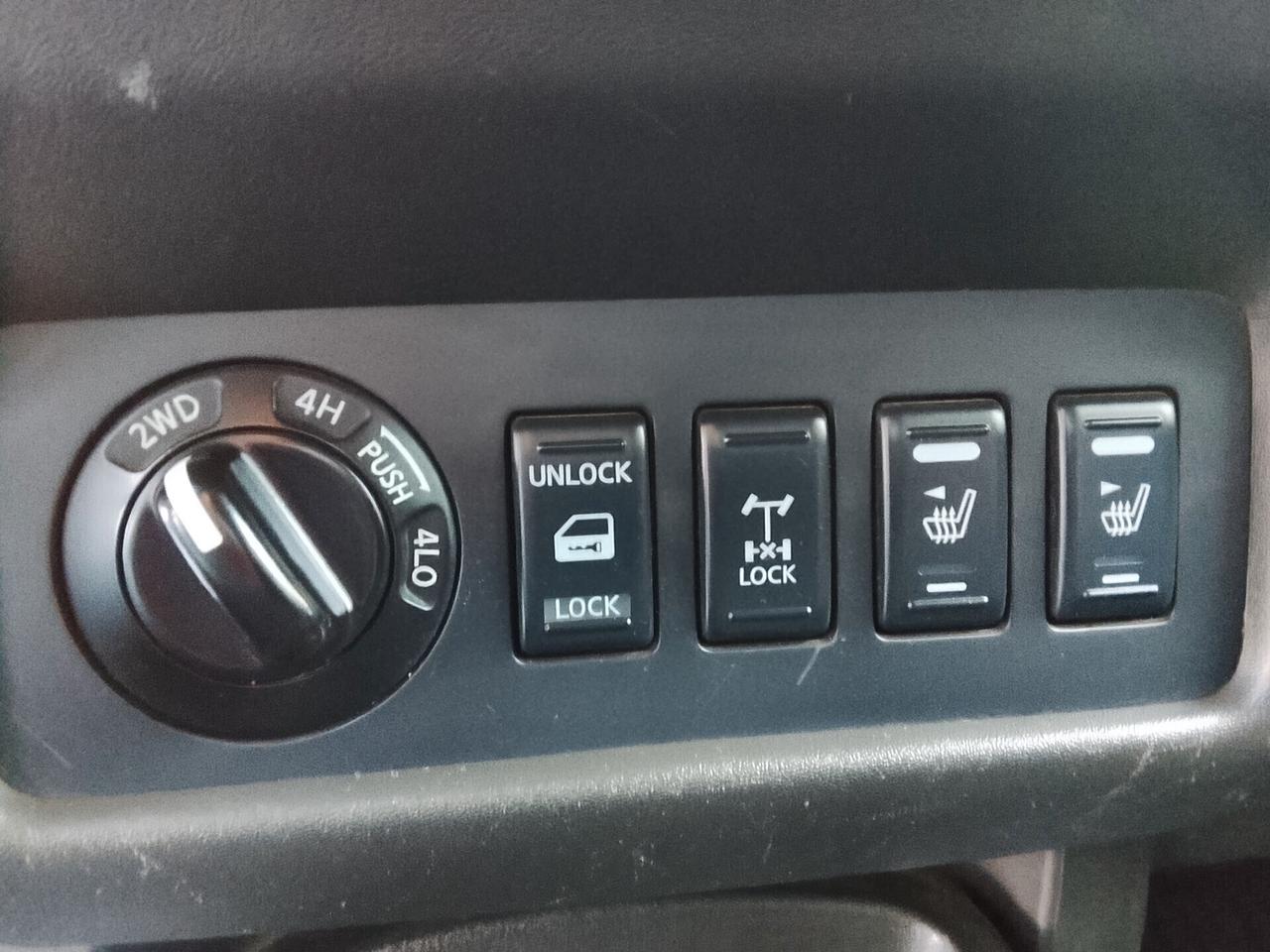 NISSAN Navara Doppia Cabina 2.500 dCi 171cv 4WD