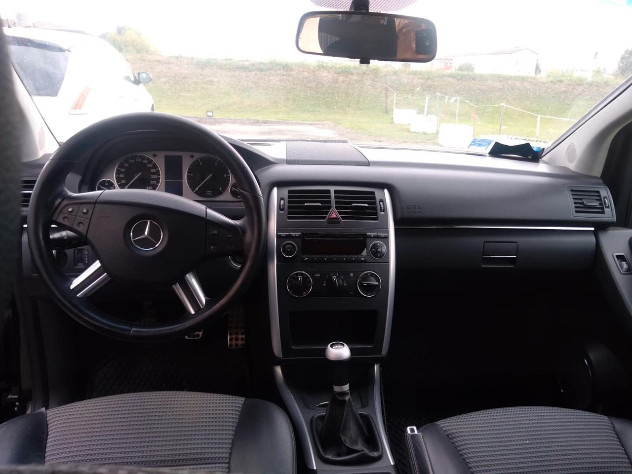 FINANZIABILE mercedes CLASSE B 180 cdi PERMUTE