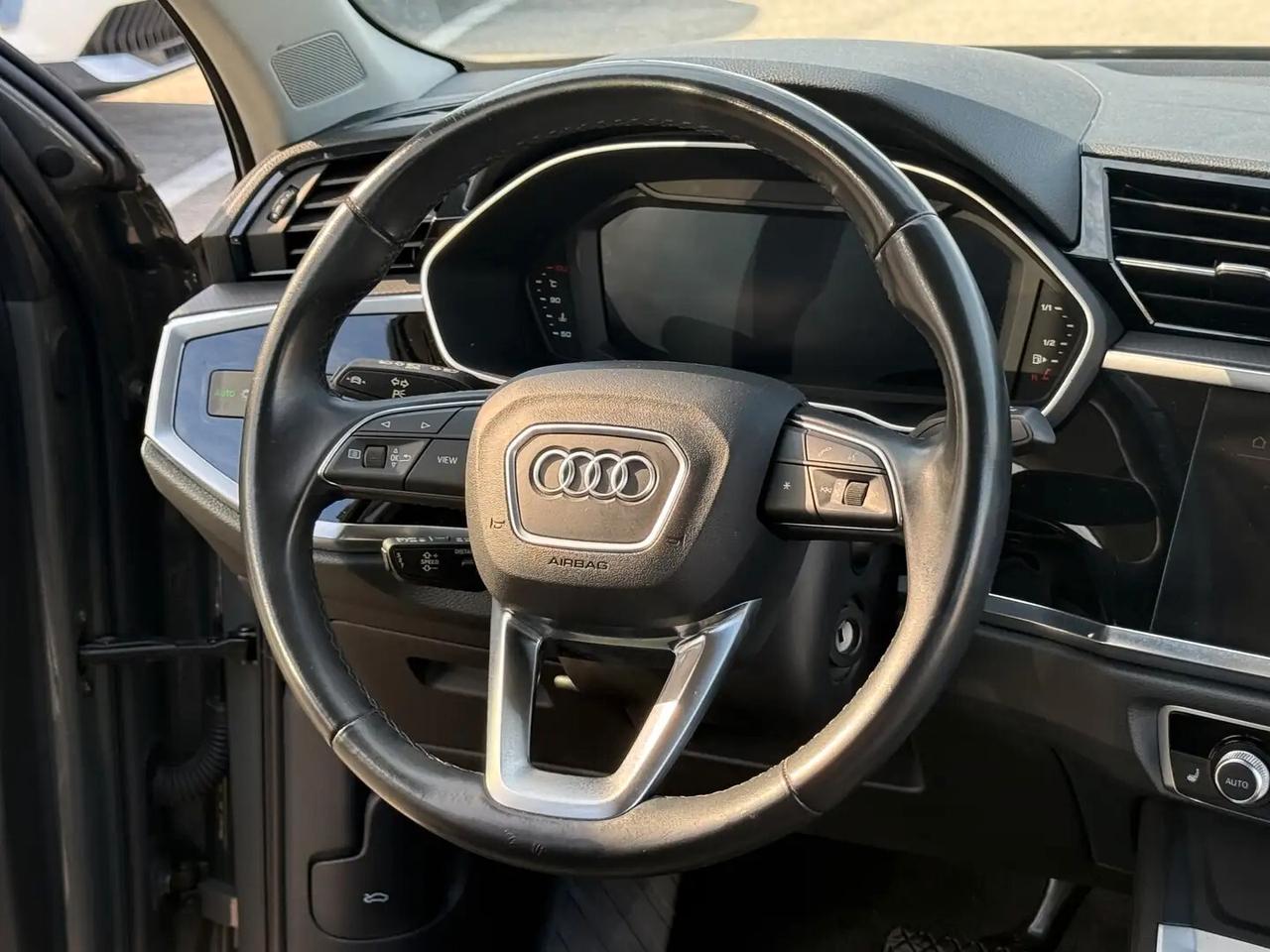 Audi Q3 35 TDI S tronic Business Advanced FARI MATRIX