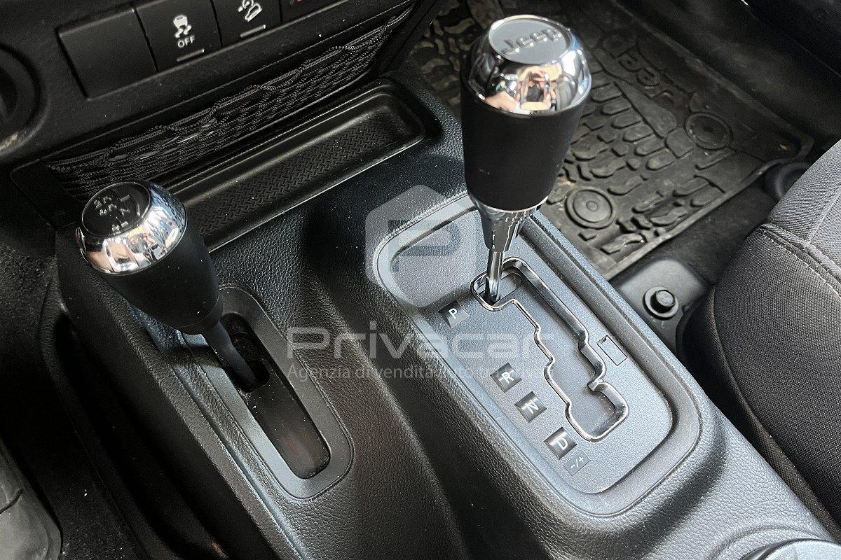 JEEP Wrangler Unlimited 2.8 CRD DPF Golden Eagle Auto