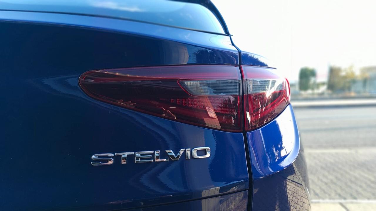 Alfa Romeo Stelvio 2.2 Turbodiesel 160 CV AT8 RWD Super