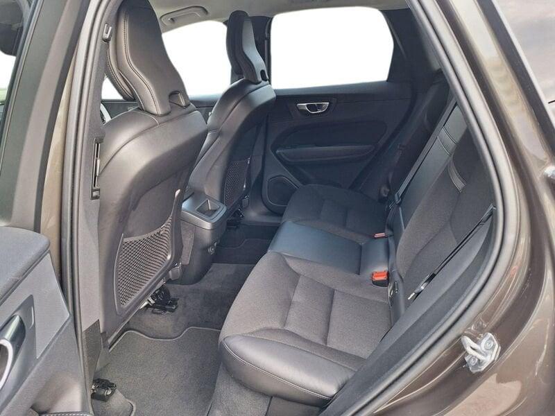 Volvo XC60 B4 197+14 CV AWD Automatica NAVI LED Momentum Pro