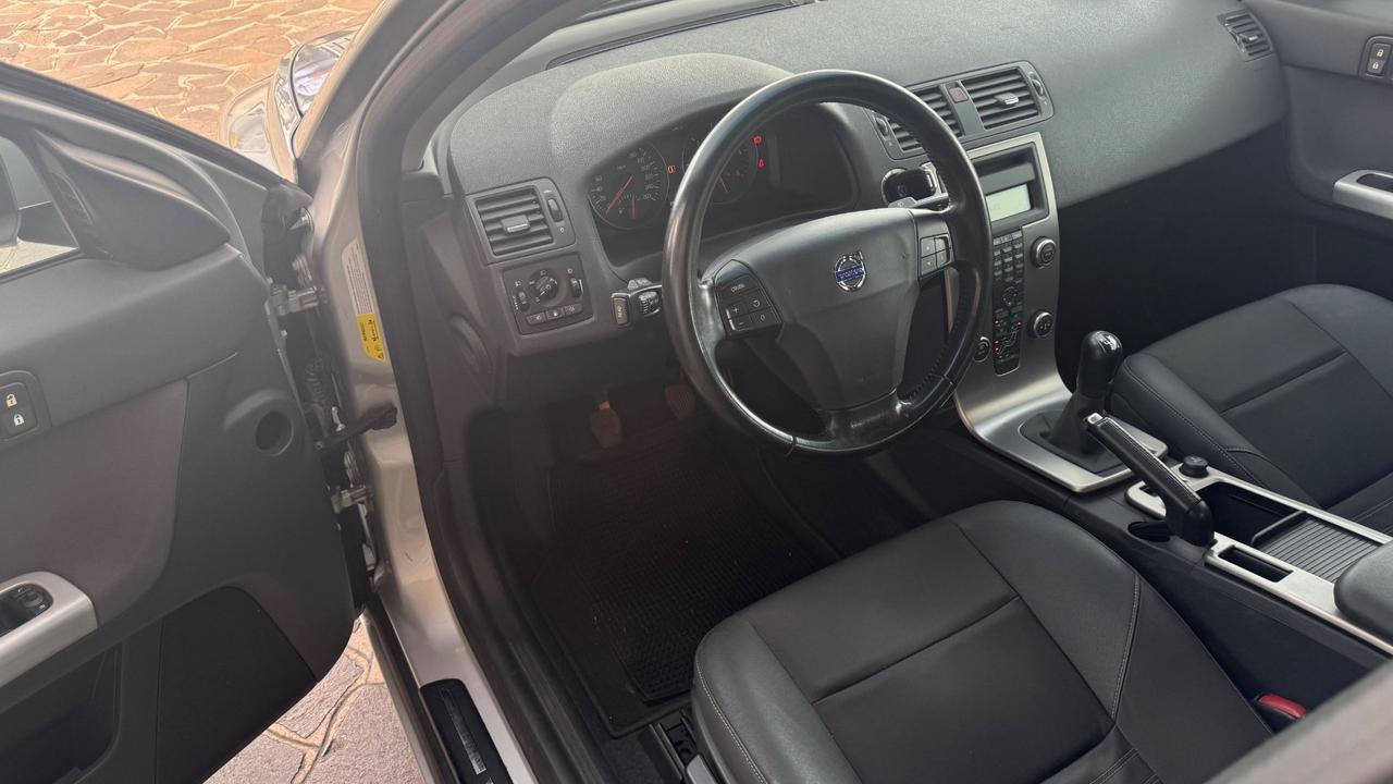 Volvo S40 2.0 D cat Momentum pari a nuova unico proprietario