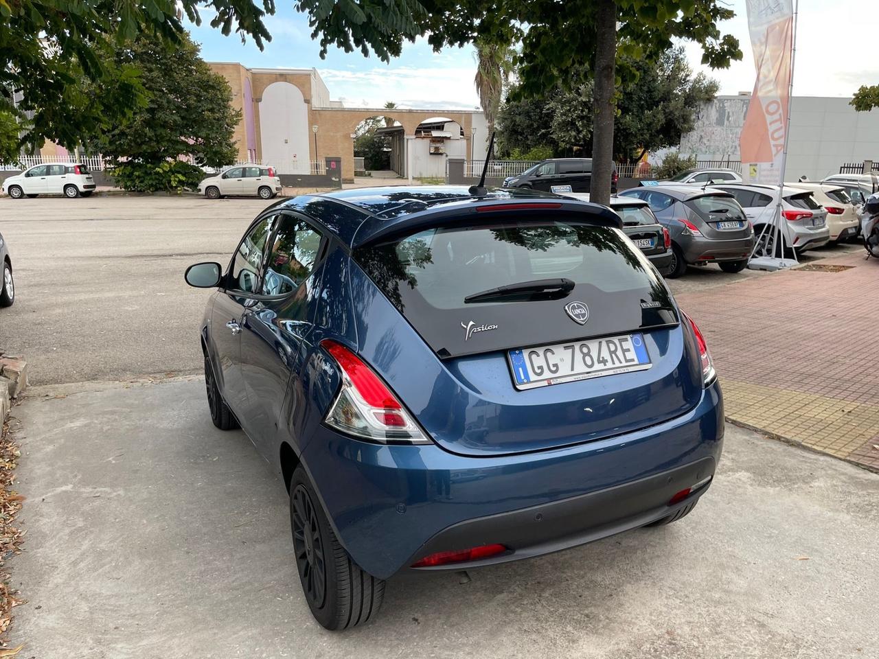 Lancia Ypsilon KM. 26.000! 1.0 Hybrid Ecochic Silver