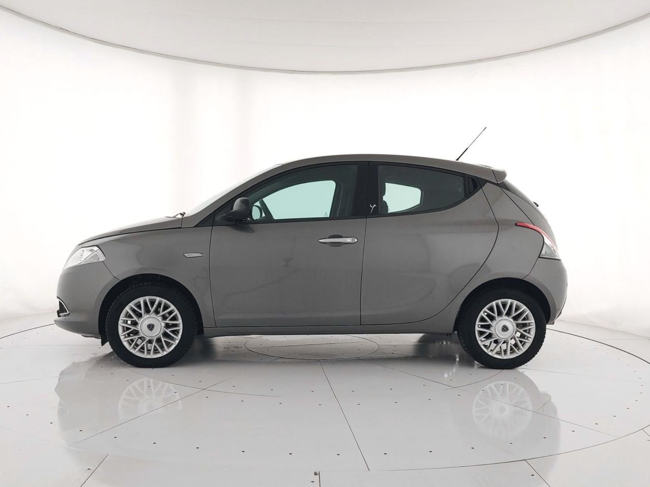 LANCIA Ypsilon 1.2 8v Silver c/clima 69cv NEOPATENTATI+ALCANTARA