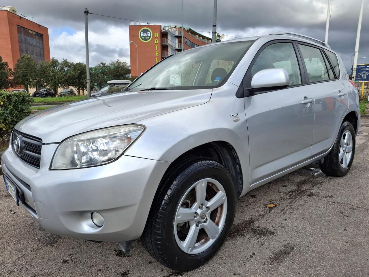 Toyota RAV 4 2.2 D-4D 136 CV.-4x4 INSERIBILE-