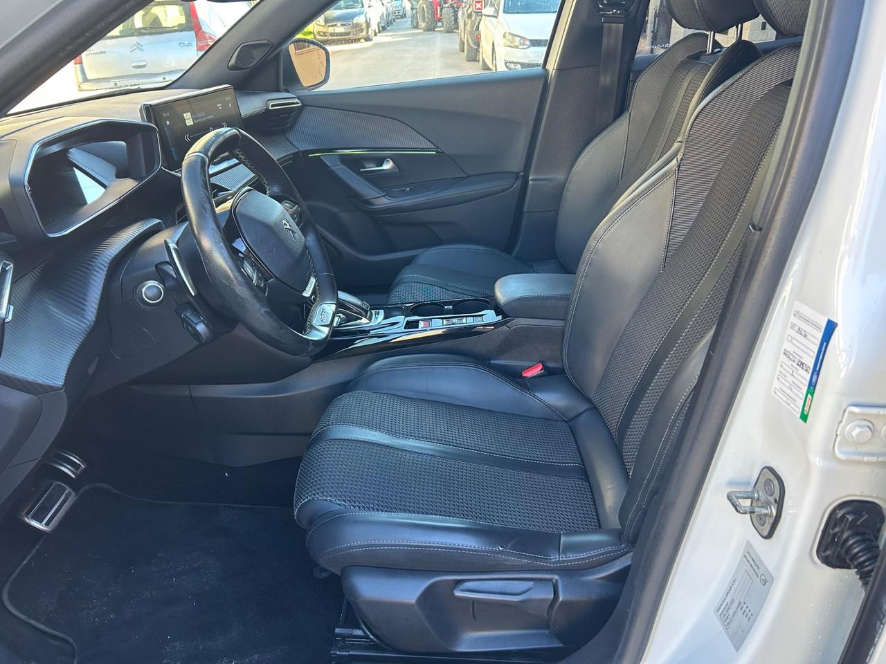 Peugeot 2008 BlueHDi 130 S&S EAT8 GT Pack