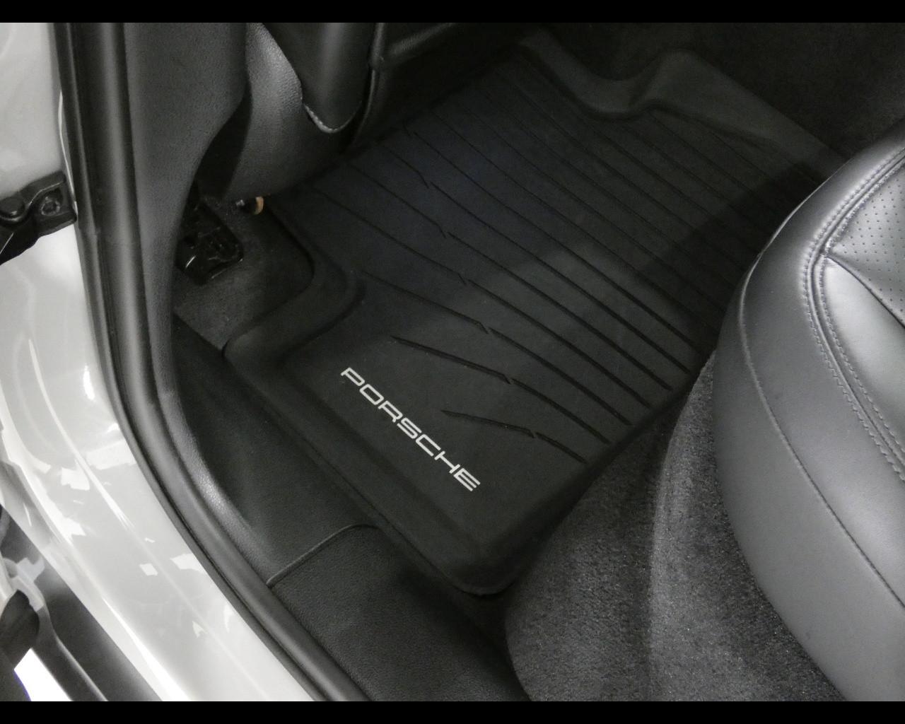 PORSCHE Macan - 2.0