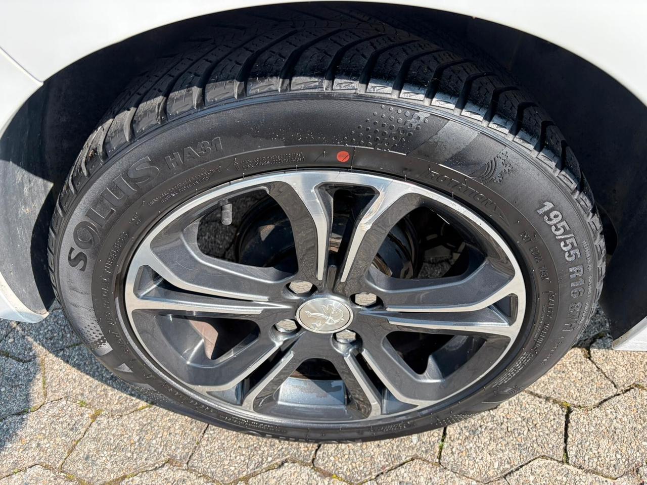 Peugeot 208 1.2 VTi 82 CV 5 porte Allure*EURO5*NEOPATENTATI