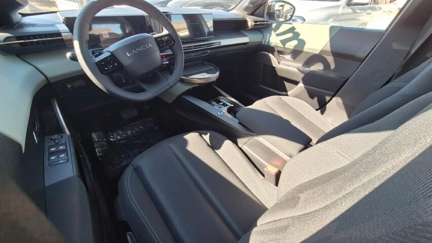 Lancia Ypsilon Hybrid e-DCT