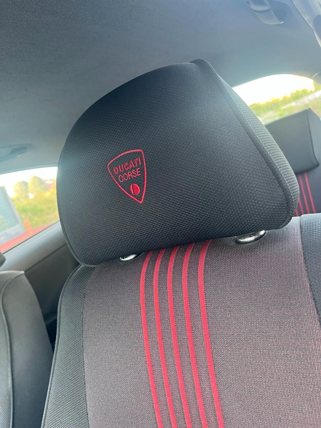 Alfa Romeo 147 1.9 JTDm Q2 (170) 5p. Ducati Corse