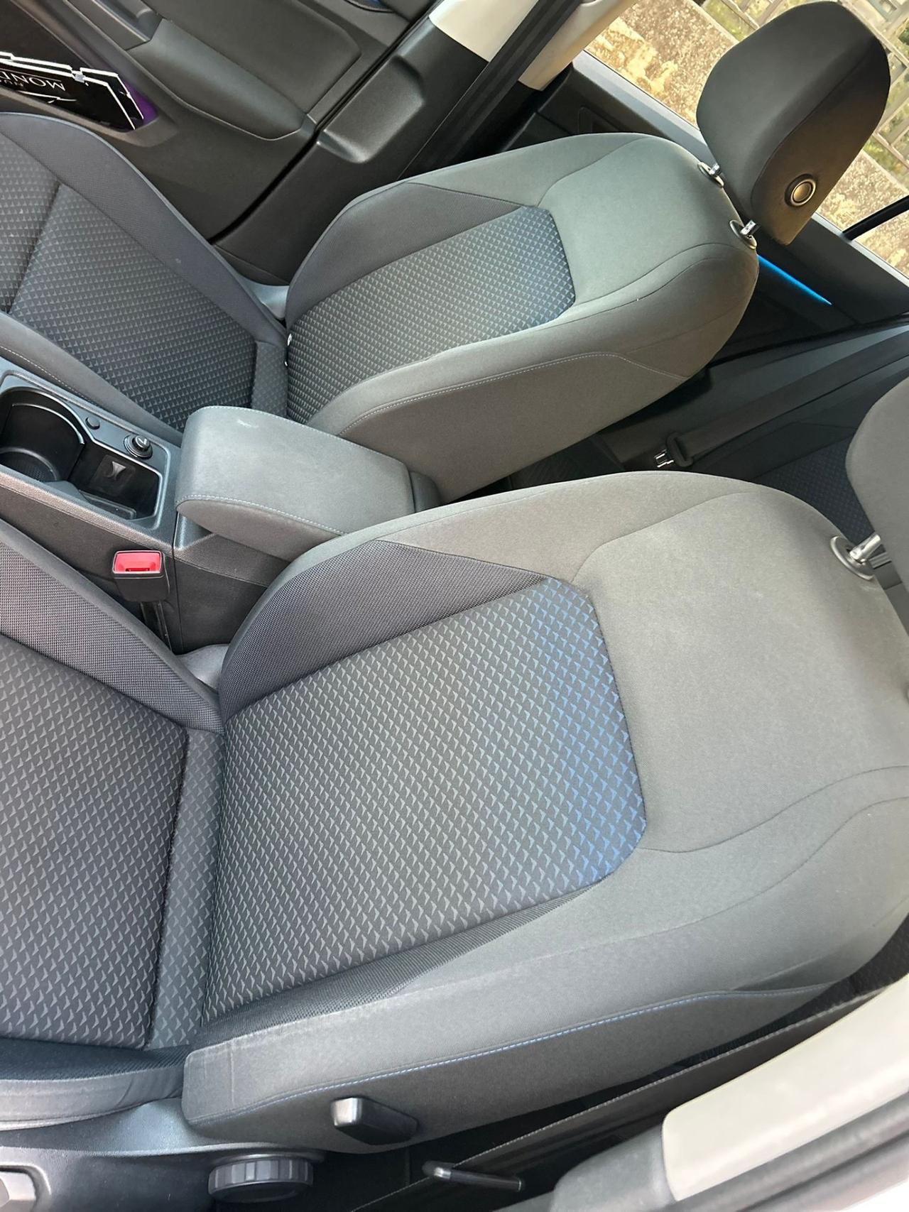 Volkswagen Golf 2.0 TDI 150 CV DSG SCR R-Line