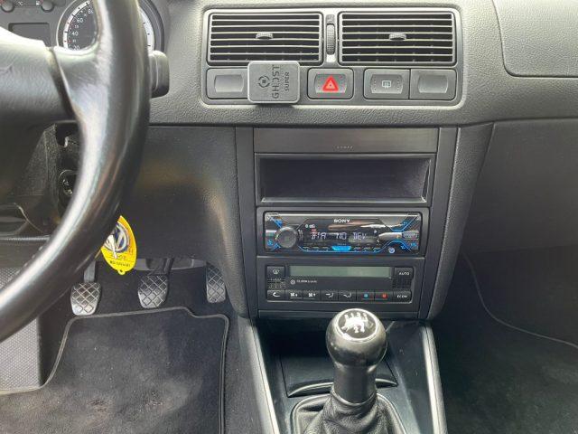 VOLKSWAGEN Golf 1.6 16V cat 5 porte Highline PARI AL NUVO