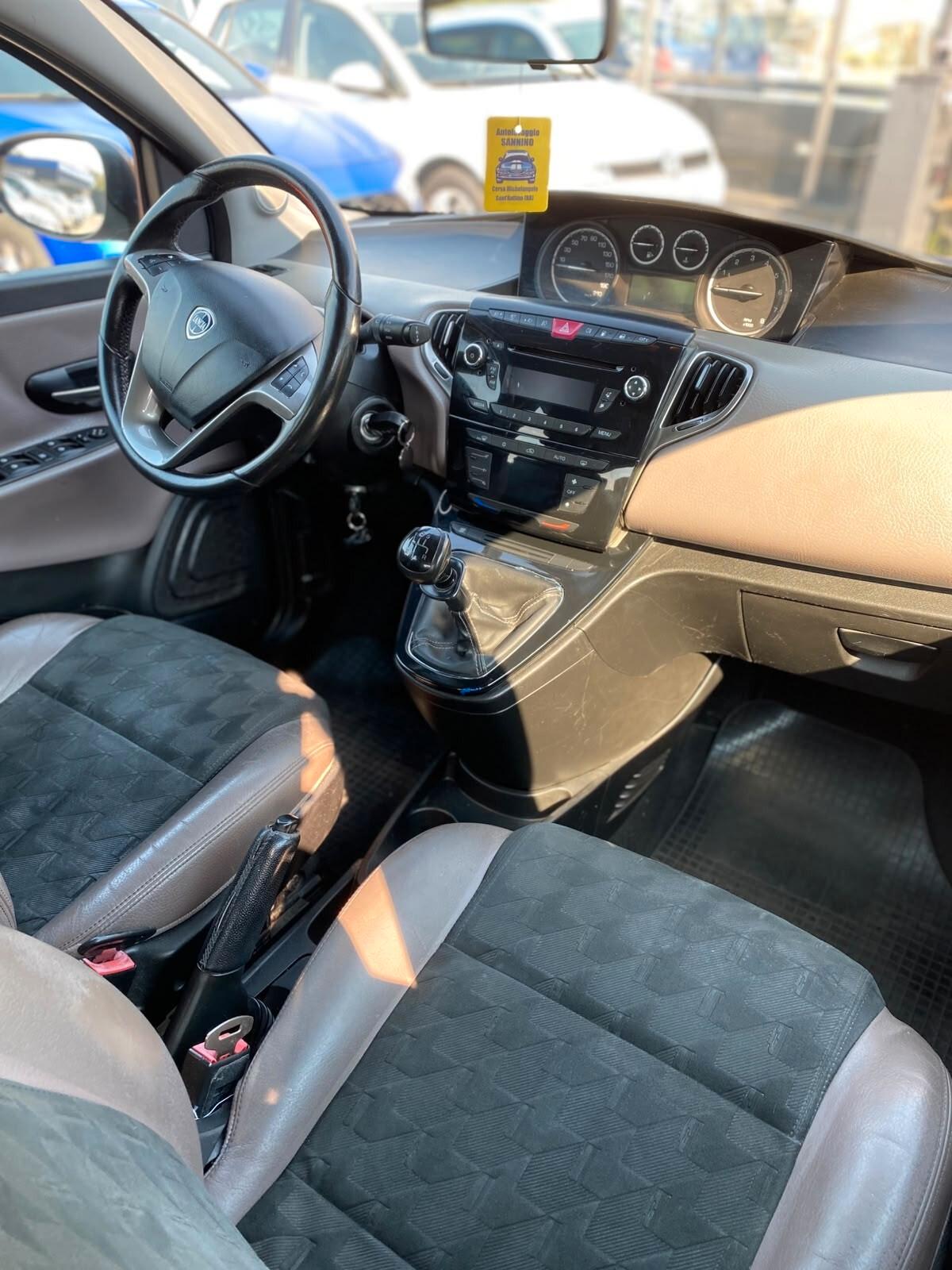 Lancia Ypsilon 1.2 69 CV 5 porte GPL Ecochic Elle