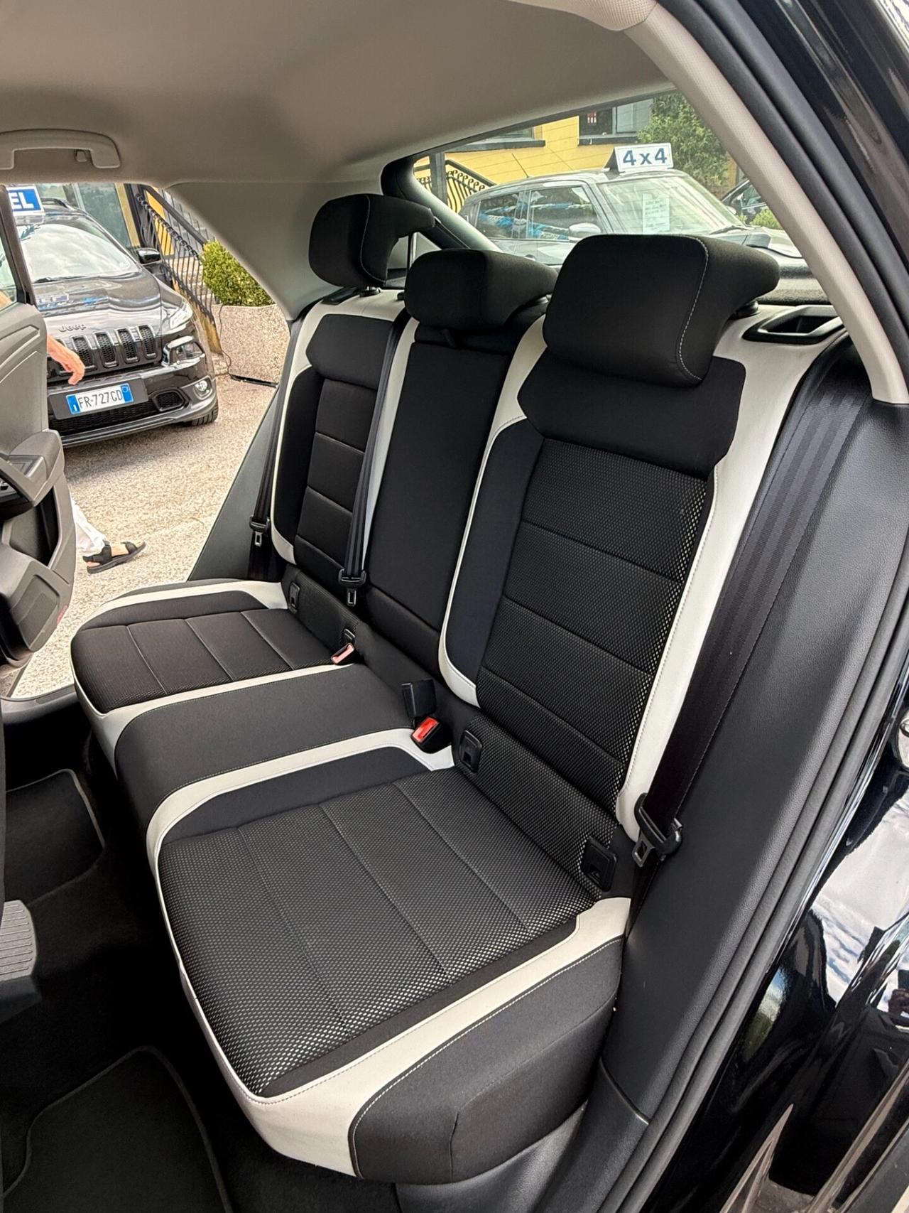 "DA VETRINA " Volkswagen T-Roc 1.5 TSI ACT FULL