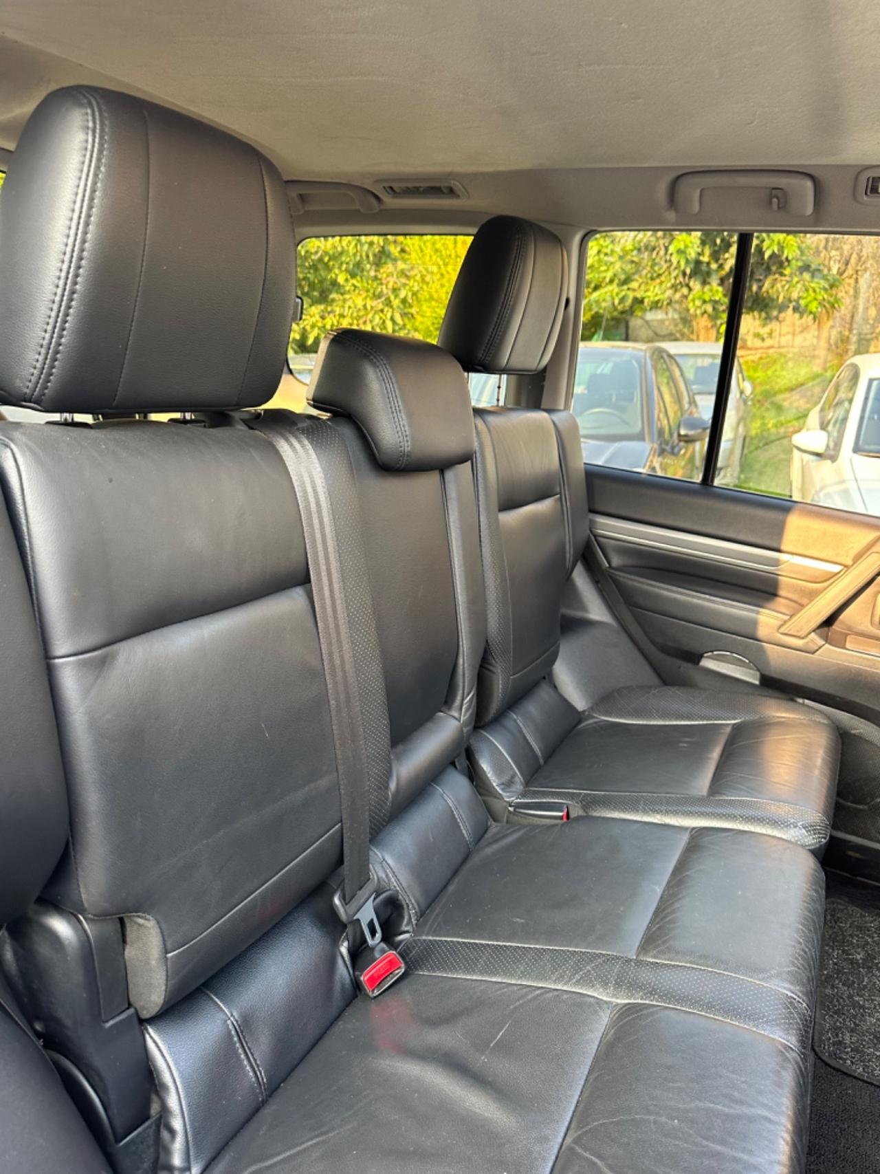 Mitsubishi PAJERO 3.2 DI-D 7POSTI TETTO 16V 5P INSTYLE