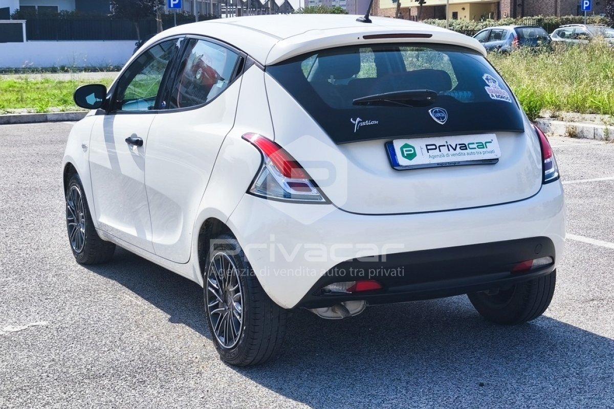 LANCIA Ypsilon 1.2 69 CV 5 porte GPL Ecochic Silver