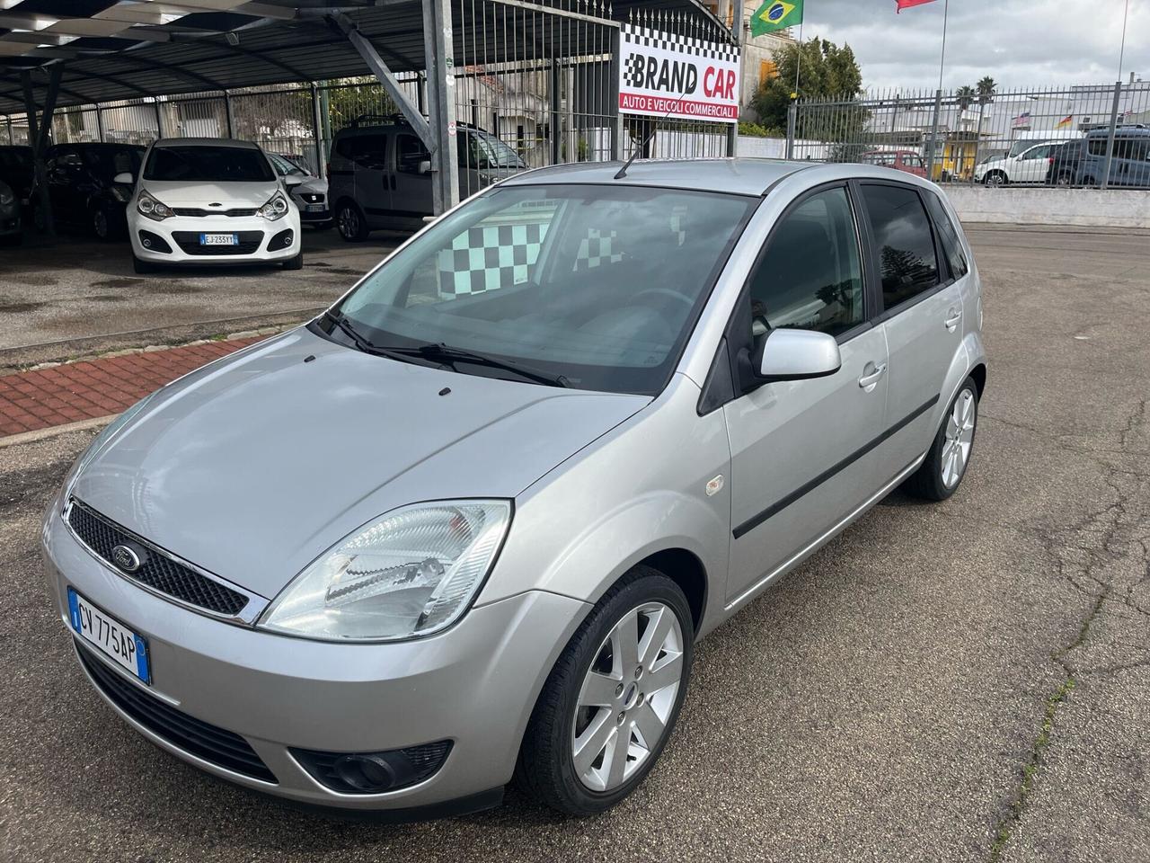 Ford Fiesta 1.6 TDCi 5p. Ghia Unipro 2005