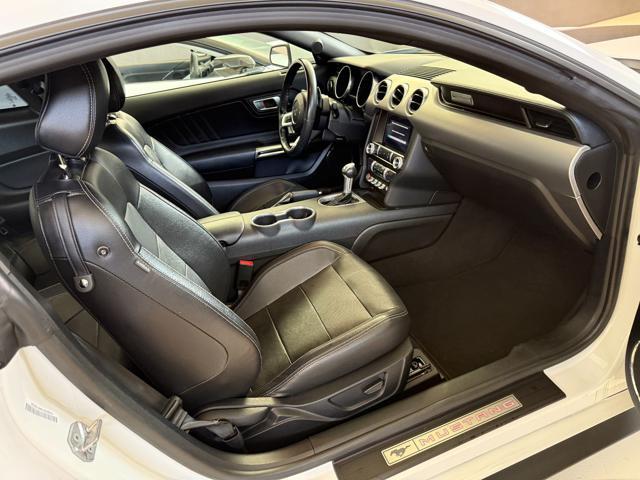 FORD Mustang Fastback 5.0 V8 aut. GT