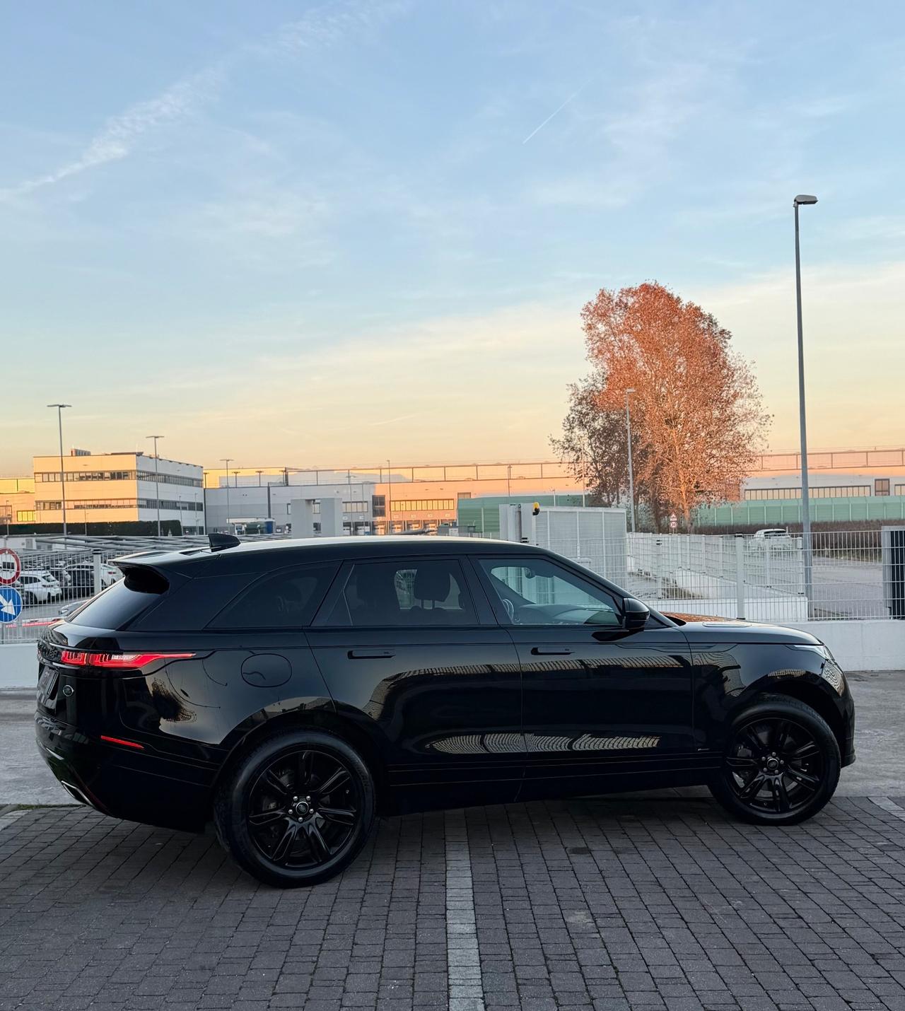 Land Rover Range Velar 3.0D V6 275 CV R-Dynamic SE