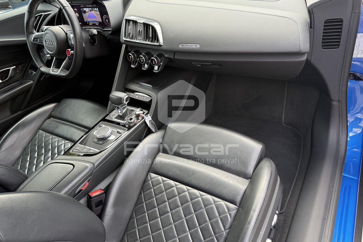AUDI R8 Spyder V10 quattro S tronic