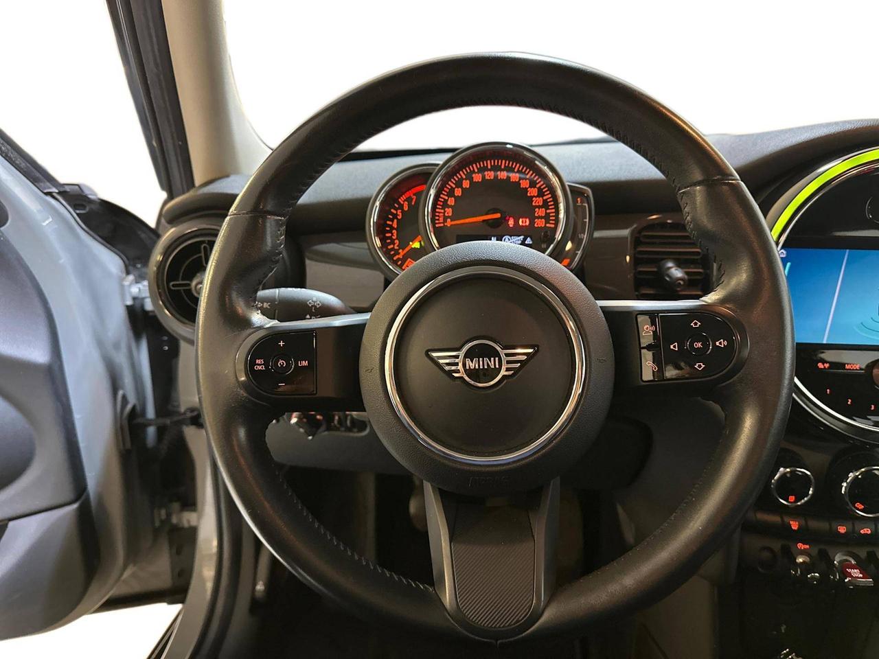 MINI Mini One Essential 55kW 5 Porte