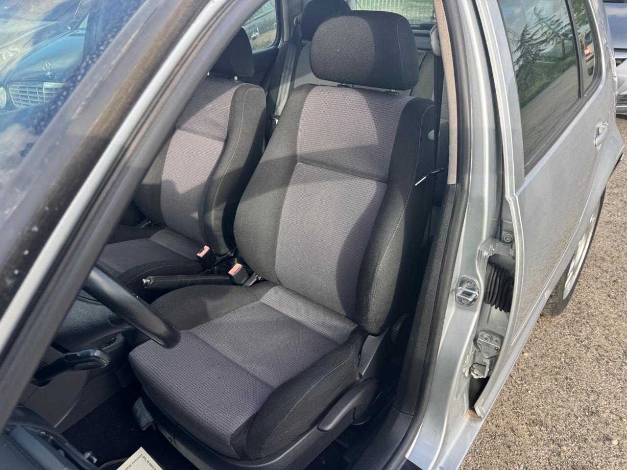 Volkswagen Golf IV 1.6 16V 5PT Highline EURO4