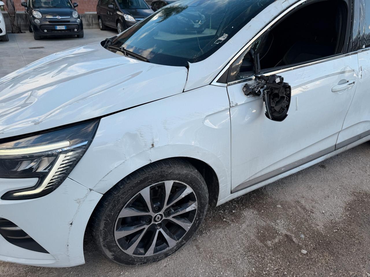 RENAULT CLIO 2023 1.0 BENZINA/GPL 101 CV *SINISTRATA
