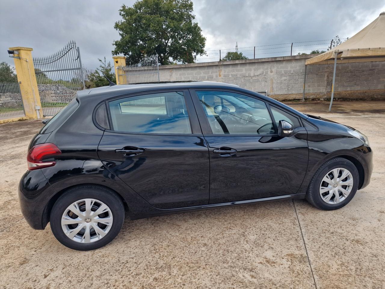 Peugeot 208 BlueHDi 75 5 porte