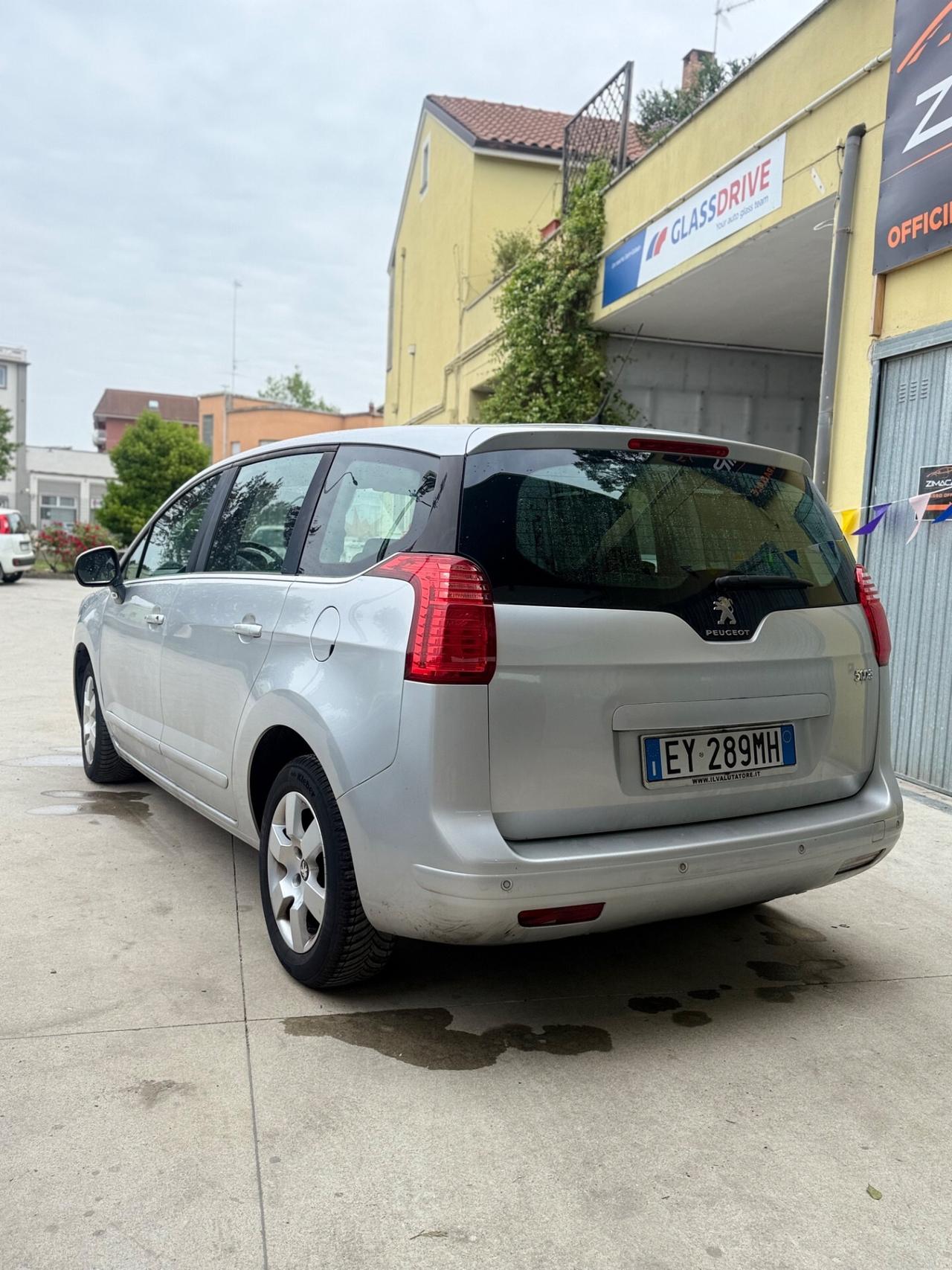 Peugeot 5008 1.6 HDi 115CV Active