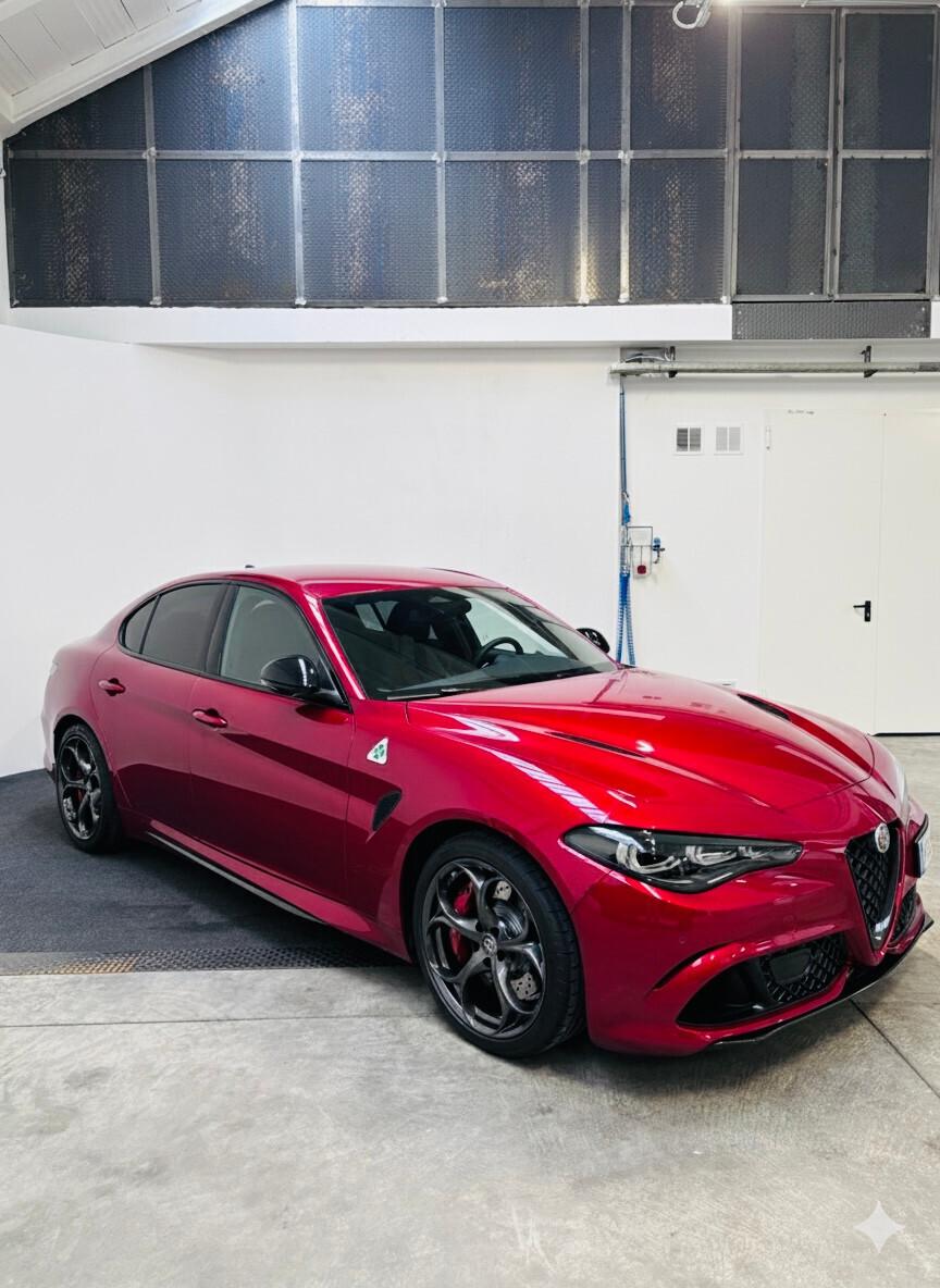Alfa Romeo Giulia 2.9 V6 Bi-Turbo AT8 Quadrifoglio