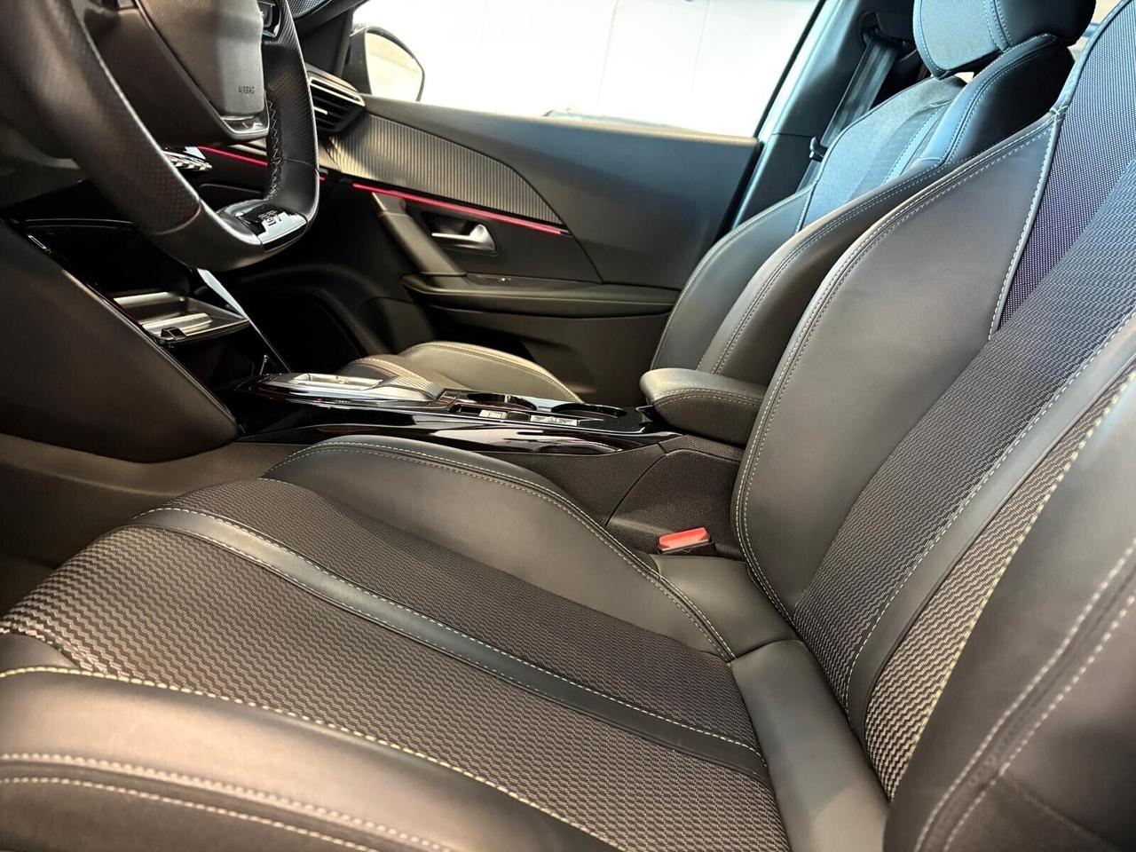 Peugeot 2008 GT PureTech 130 EAT8 SPOTICAR