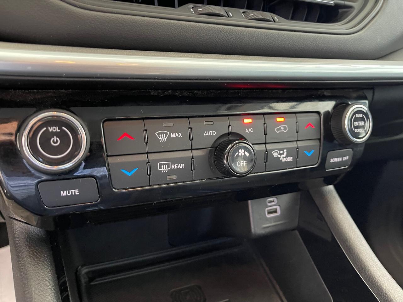 Jeep Compass 1.6 Mjt 130cv Limited-NO VINCOLO DI FINANZIAMENTO