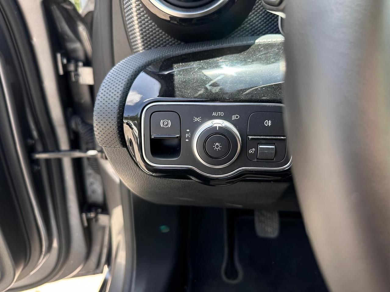 Mercedes-benz A 200 Premium