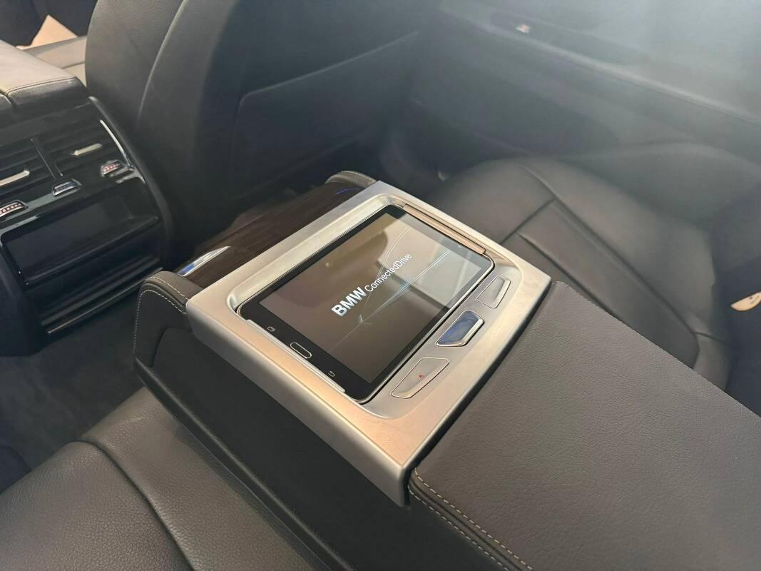 BMW Serie 7 G 11-12 2015 750i xdrive Luxury auto