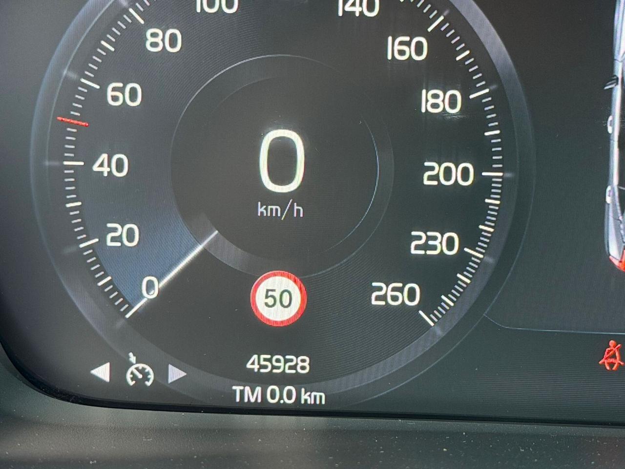 Volvo XC40 Recharge Plug-in Hybrid autocarro N1