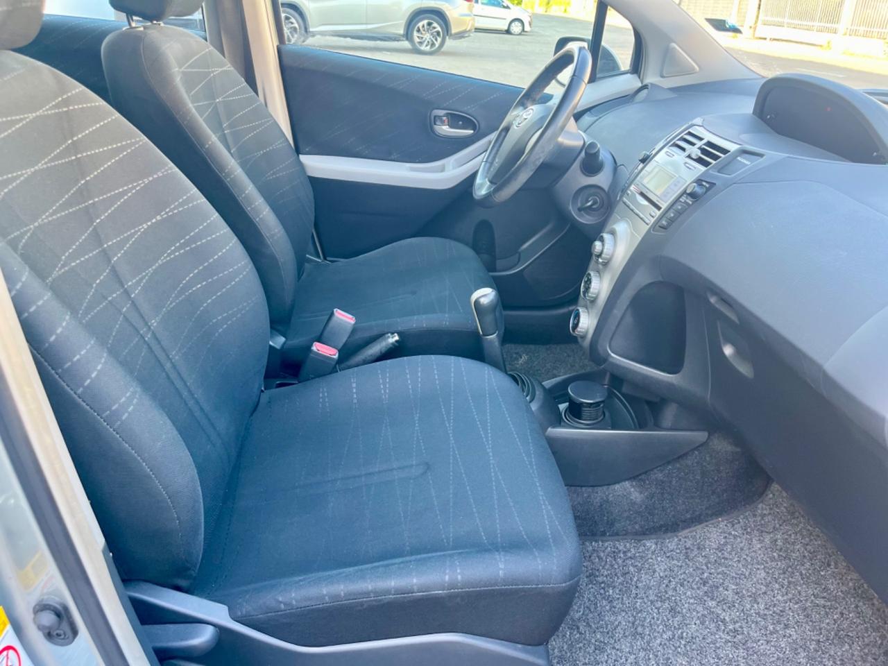 Toyota Yaris 1.3benz 2008 138.000km per neopatentati