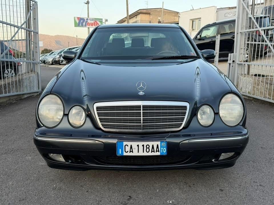 Mercedes-benz E 220 CDI cat Elegance