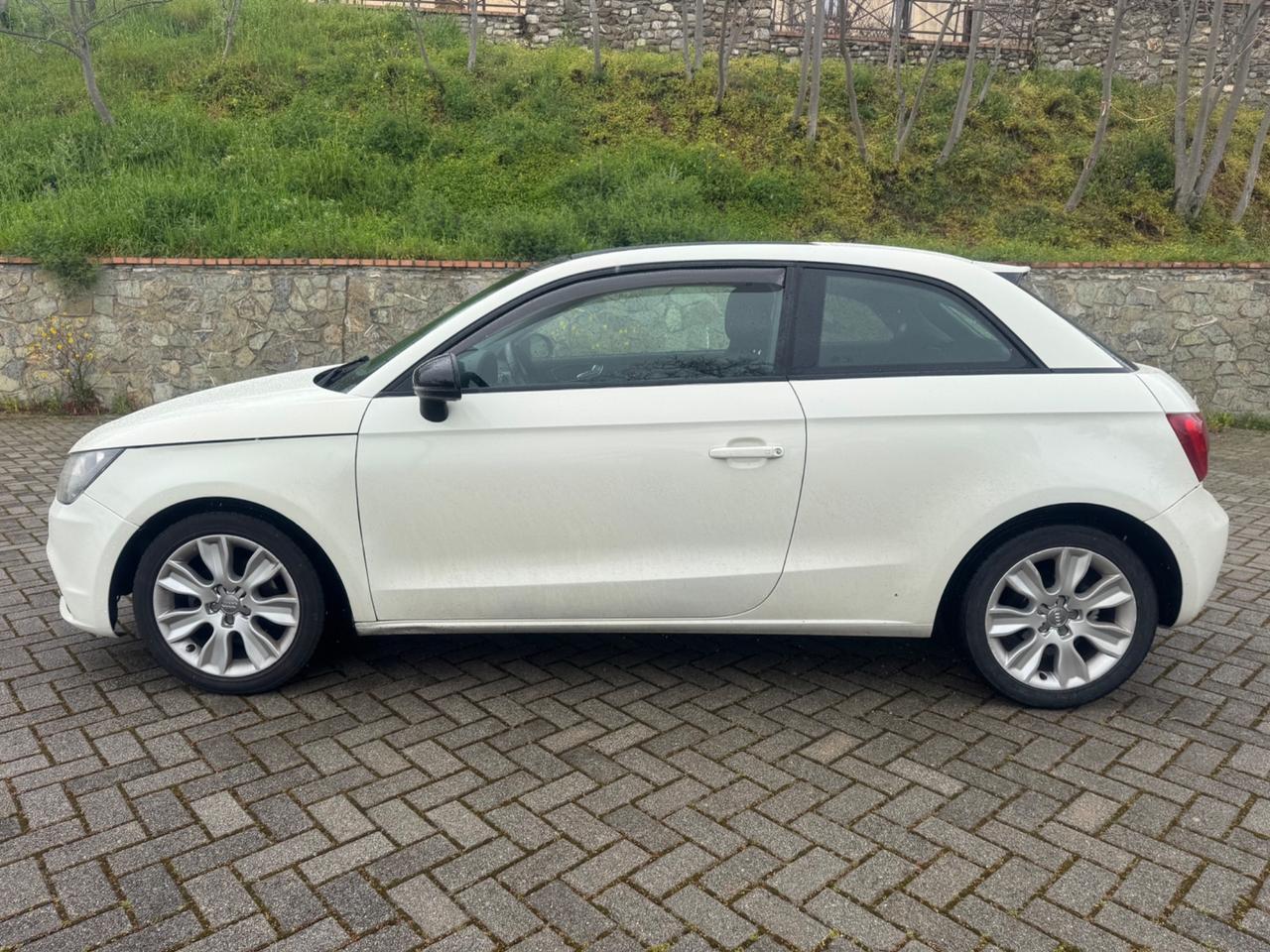 Audi A1 1.6 Diesel 90Cv TETTO 2012