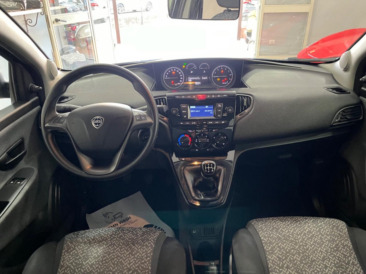 Lancia Ypsilon 1.2 69 CV 5 porte S&S Platinum