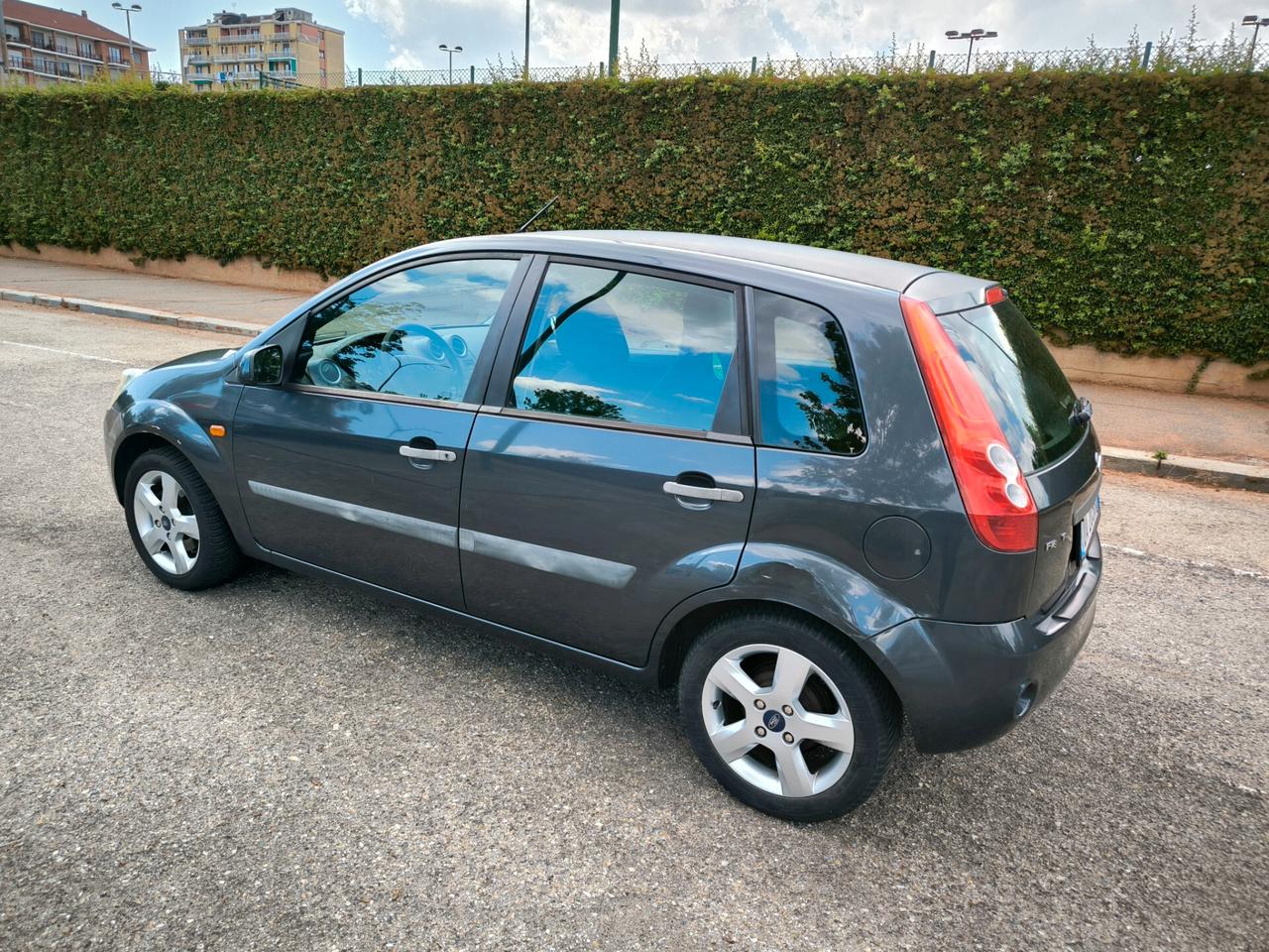 Ford Fiesta 1.2 16V 5p. Ghia DA LEGGERE BENE