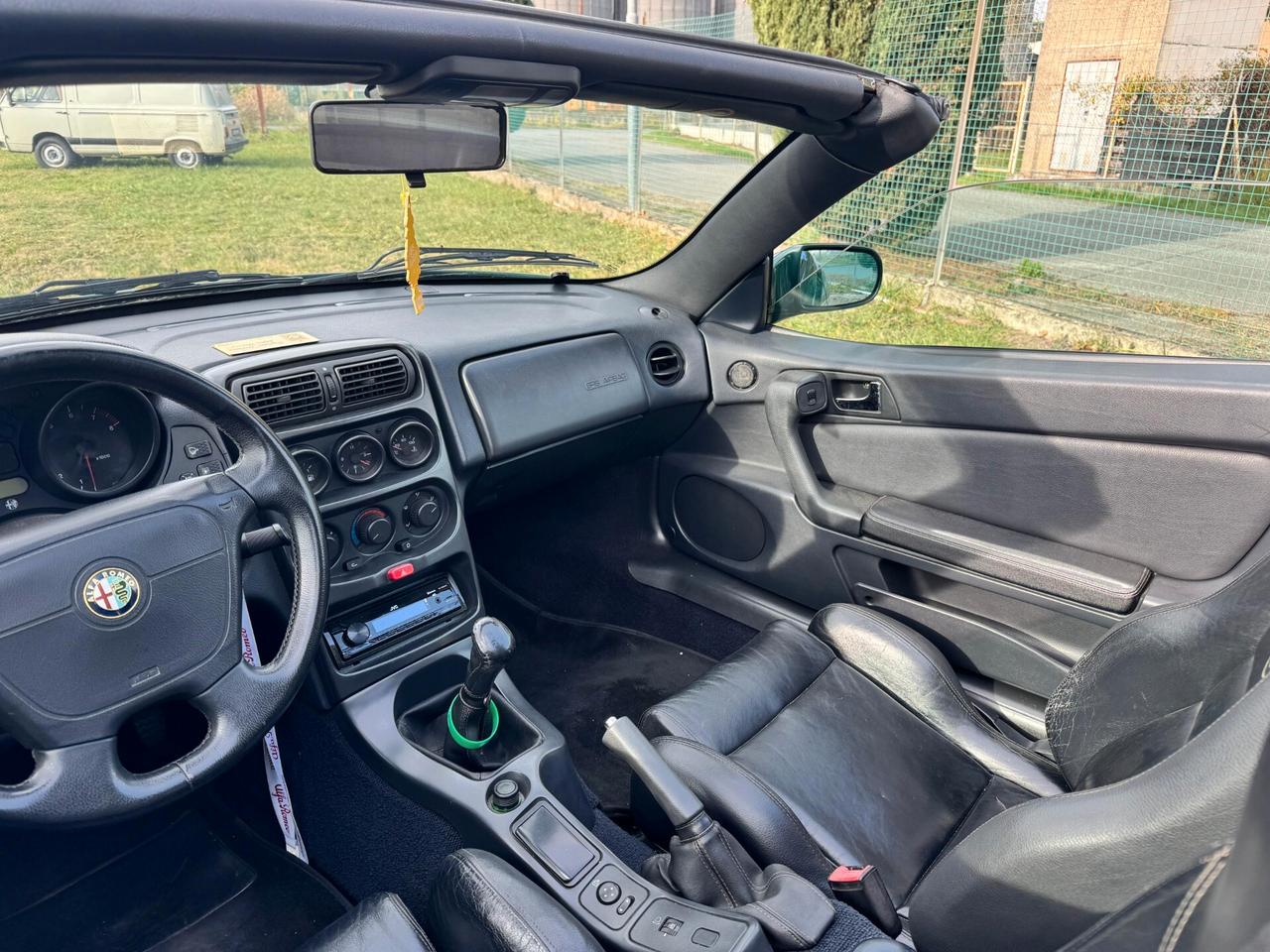 Alfa Romeo Spider 2.0 16v L (916) – 1996