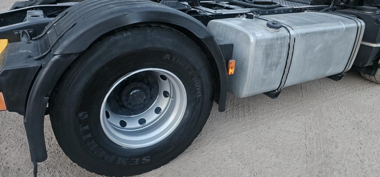 IVECO Stralis AS440S50T/P – 500 CV – Cambio manuale – solo circa 375.000 km