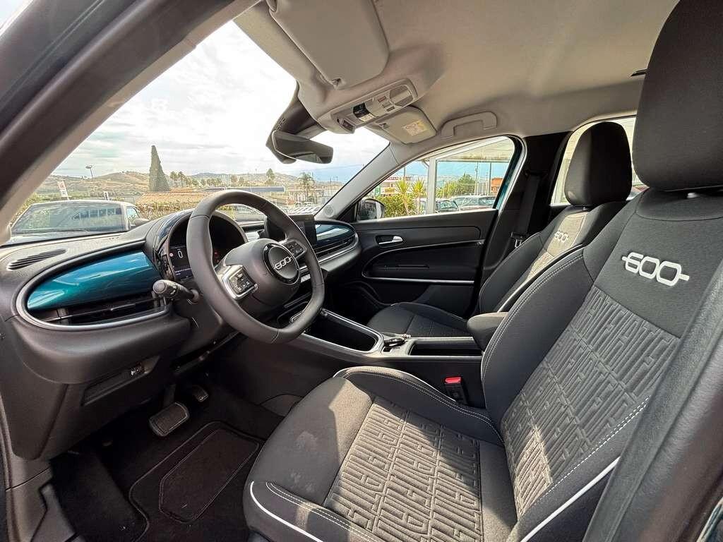 Fiat 600 Hybrid 110 CV DCT MHEV 2025 / KM 19.000 Tua a solo 215 Euro al mese