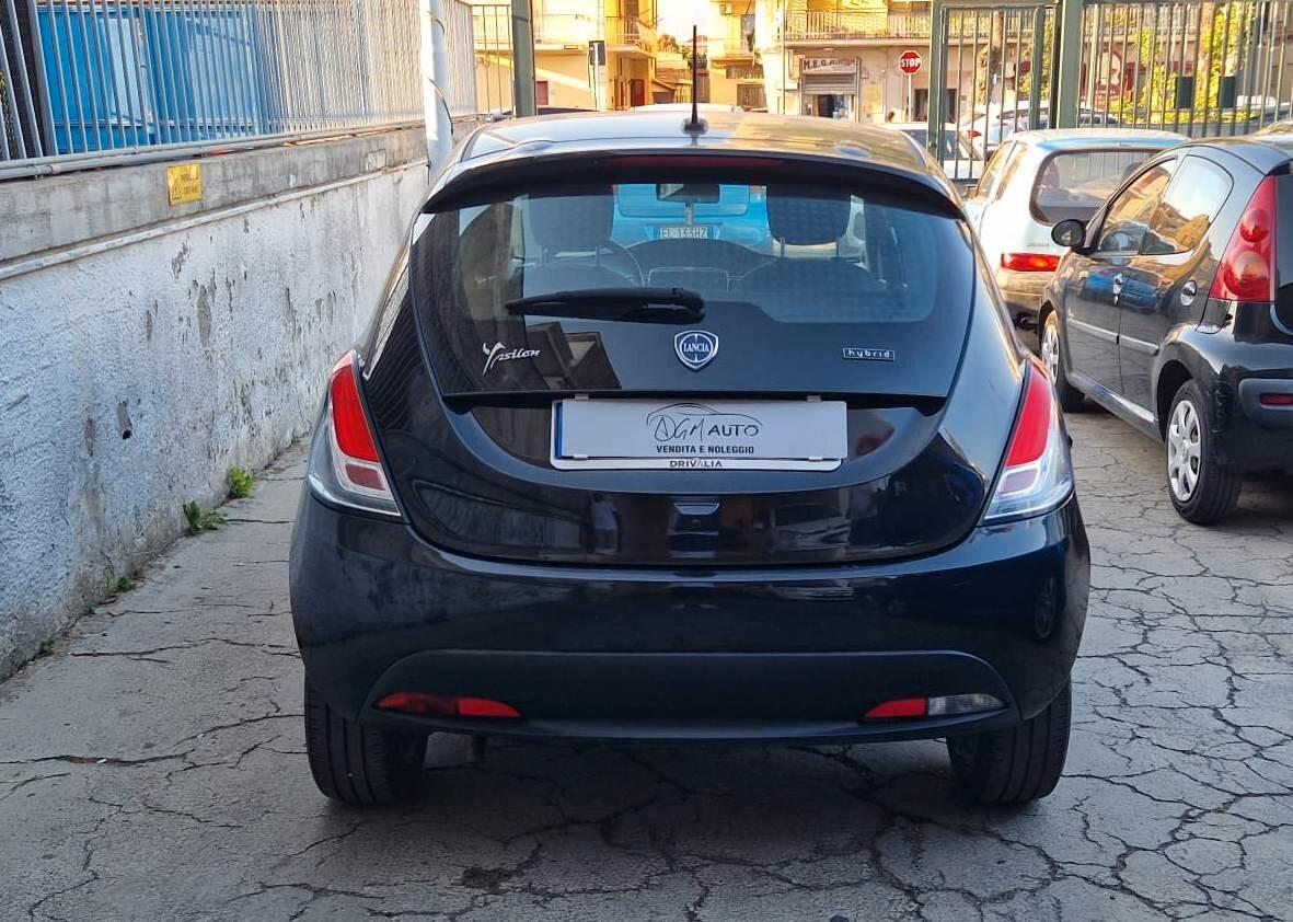 Lancia Ypsilon 1.0 FireFly 5 porte S&S Hybrid Gold