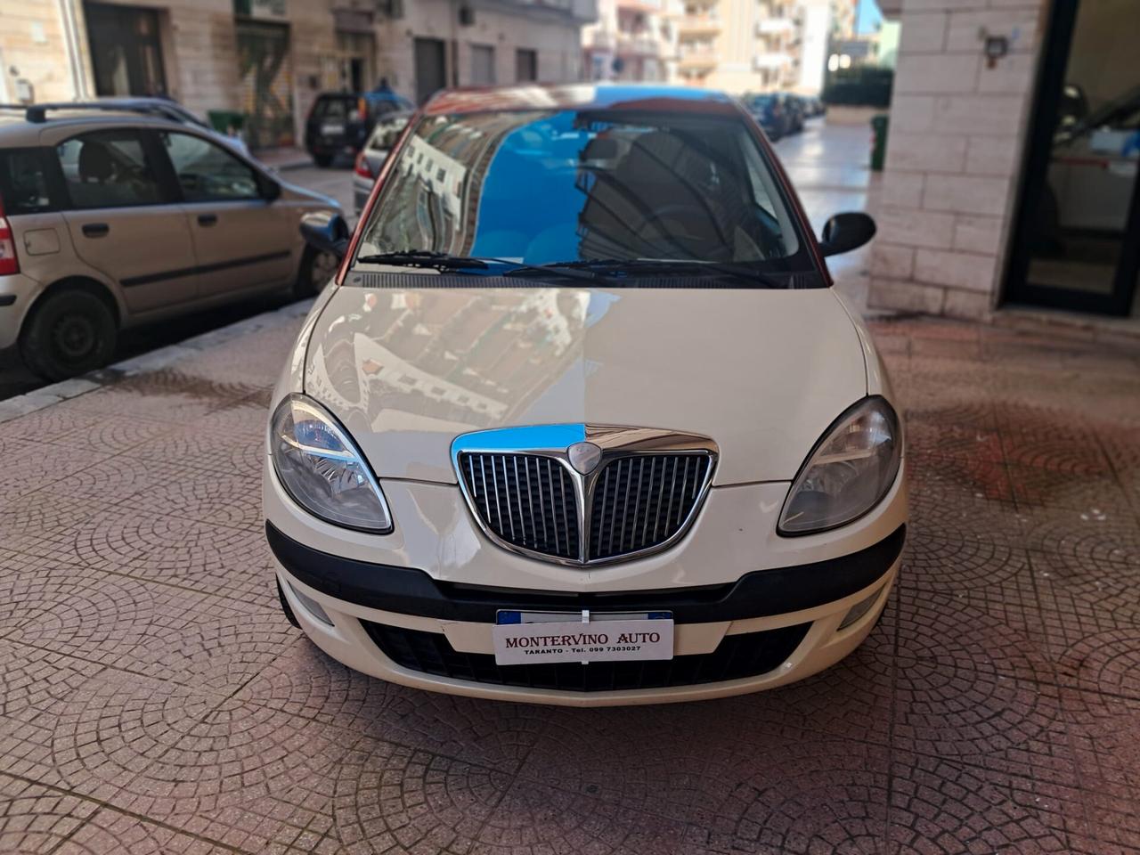 LANCIA YPSILON 1.2 BICOLOR-NEOPATENTATI-Euro3490