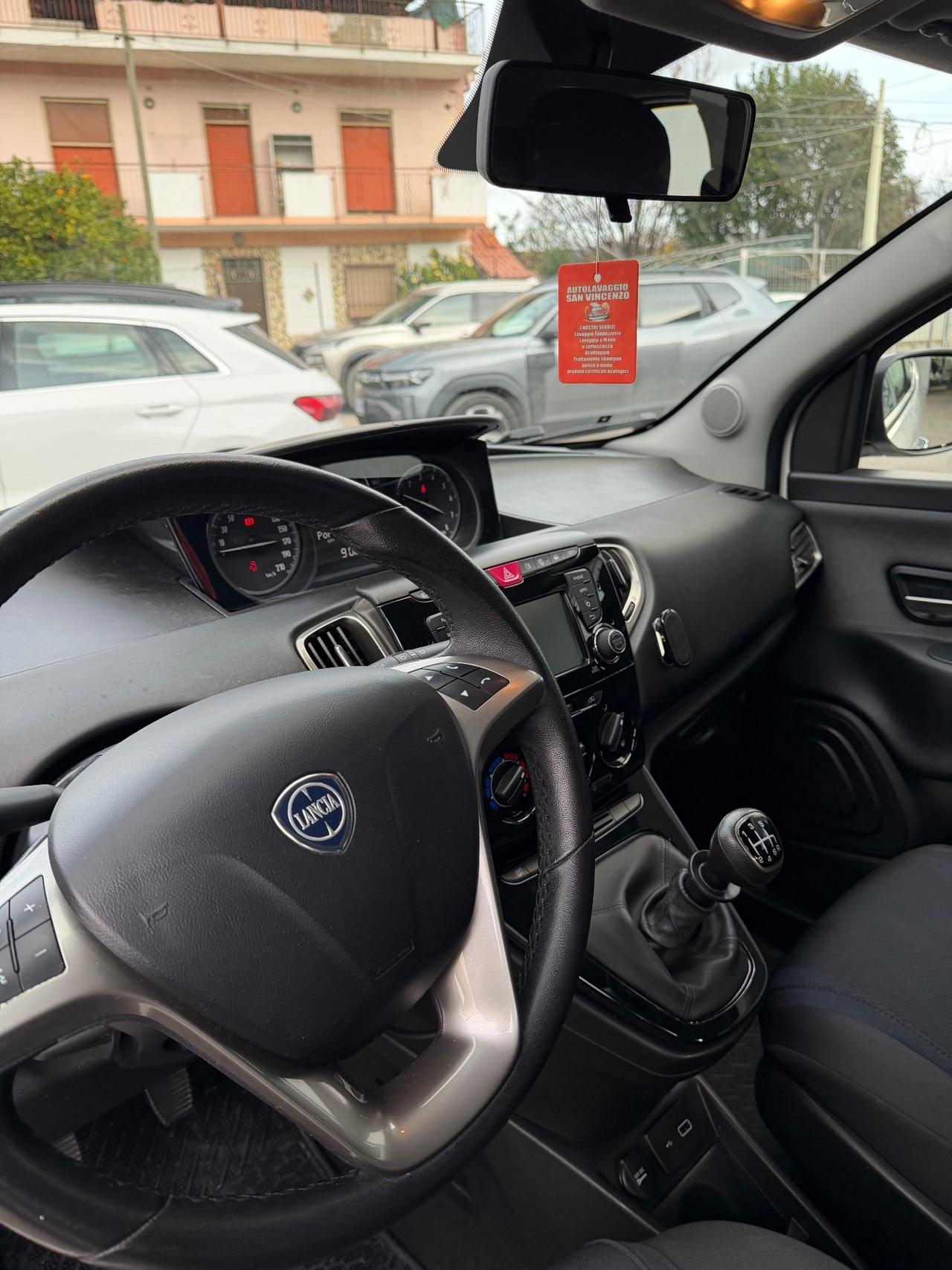 Lancia Ypsilon Hybrid Ecochic