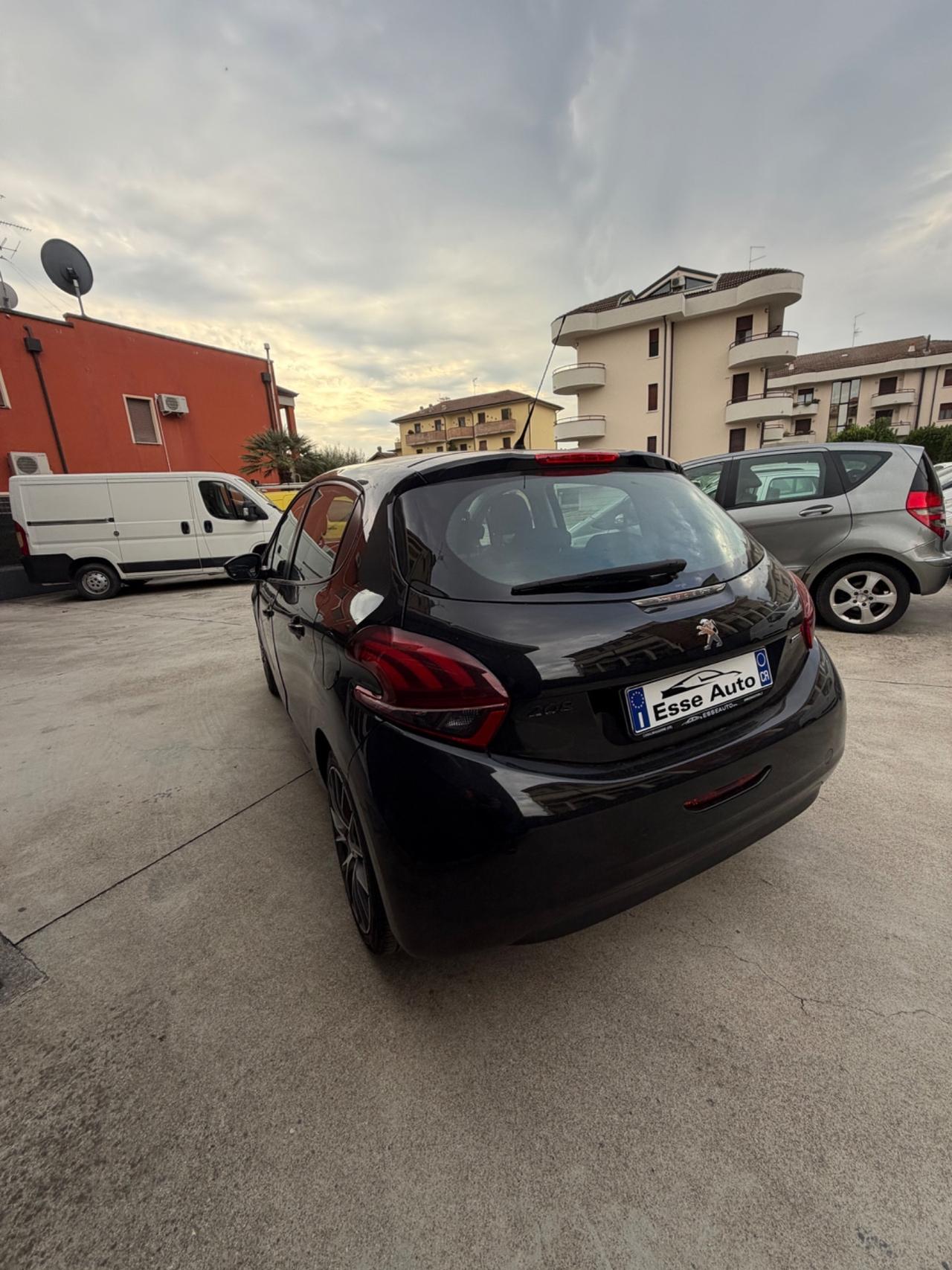 Peugeot 208 PureTech 82 5p. GPL Access
